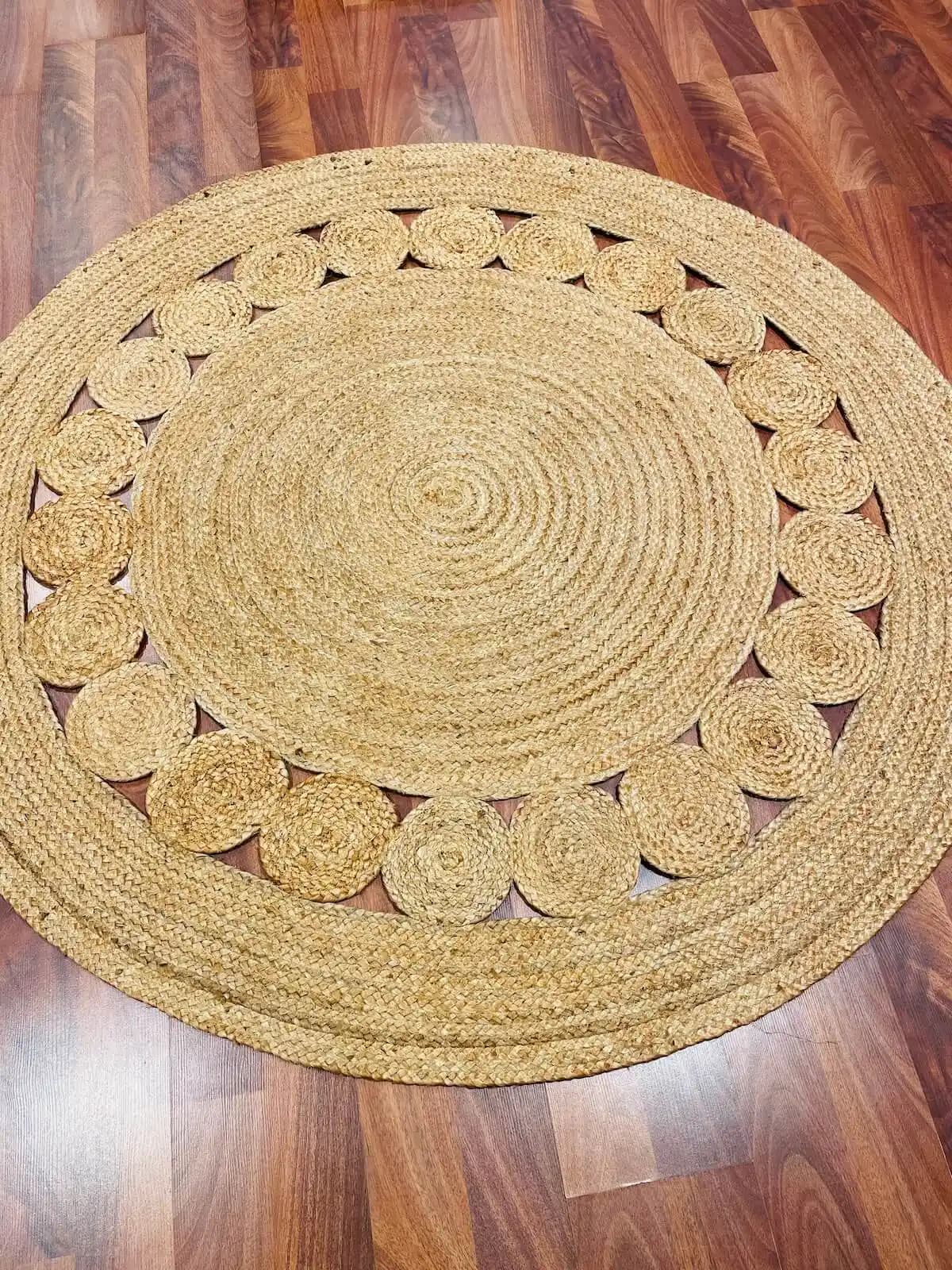 Hasır Halı ile Doğal ve Şık Dekorasyon Fikirleri ve Avantajları