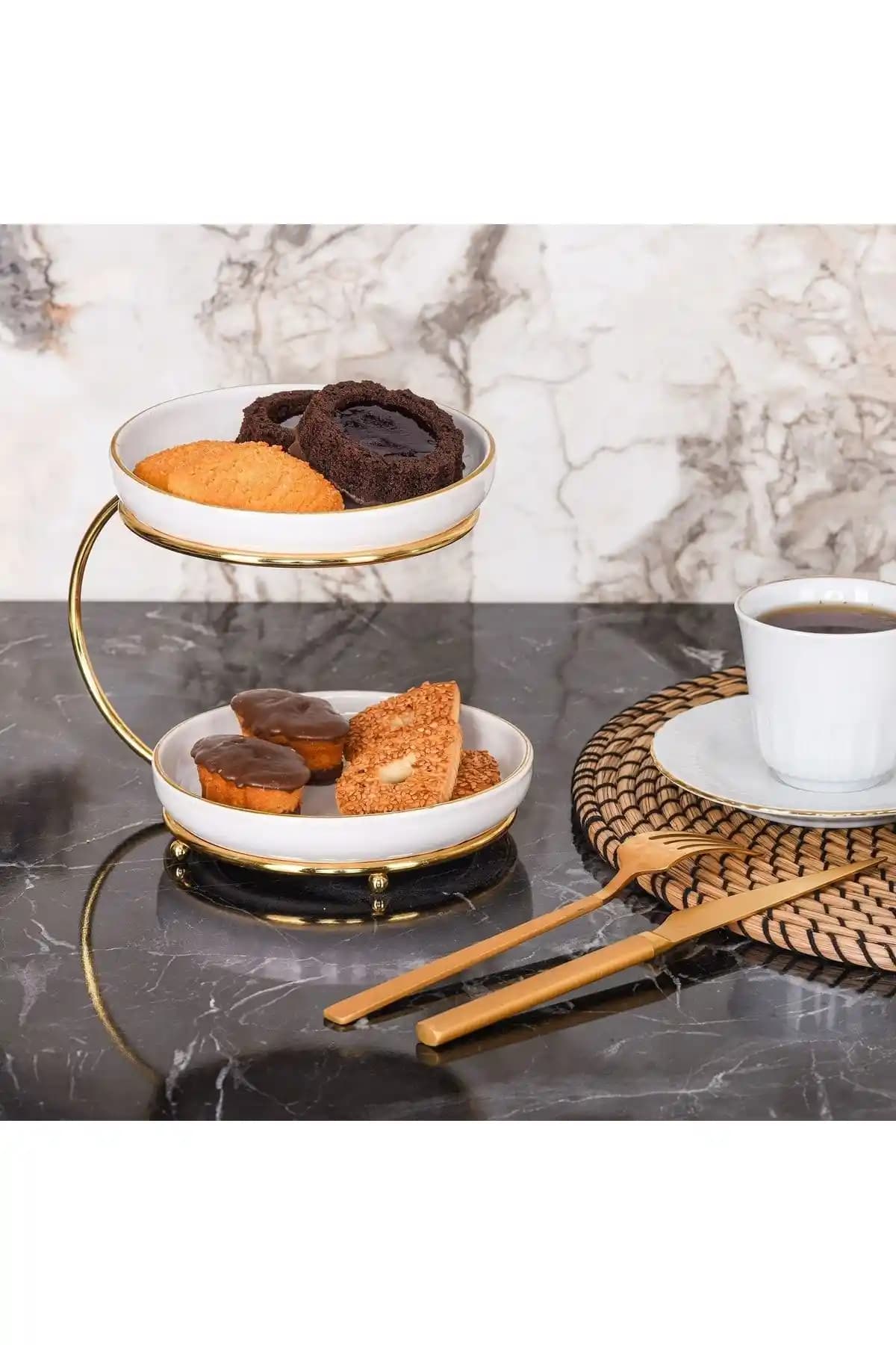 İki Katlı Sunumluklar ile Sofralarınıza Şıklık ve Düzen Katın