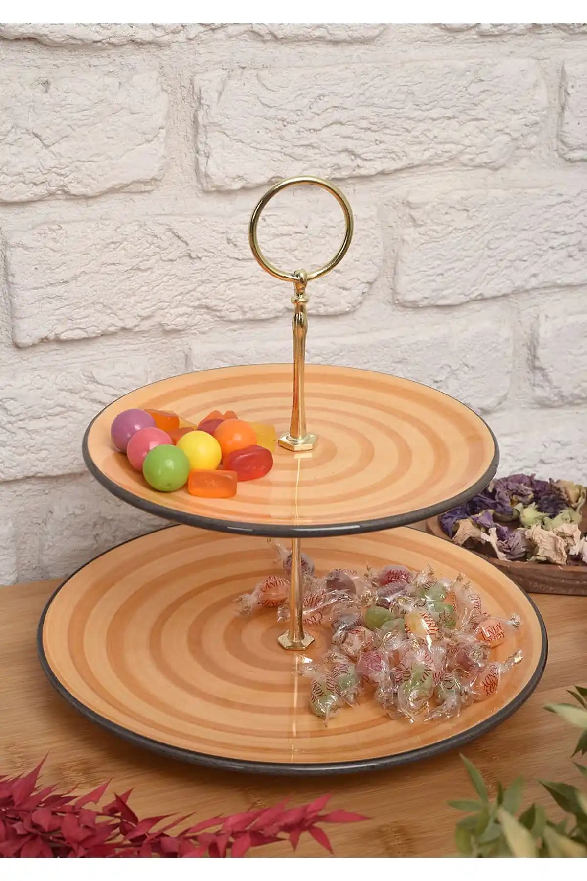 İkramlık Sunum Tabaklarıyla Şık ve Fonksiyonel Sofra Düzenleri Rehberi