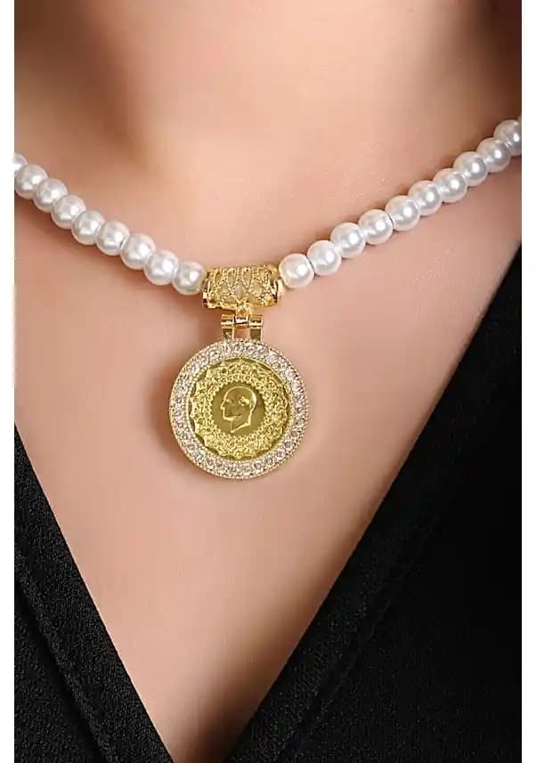 İncili Kolye Dekorasyonunda Zarif ve Şık Mekanlar Yaratmanın Yolları