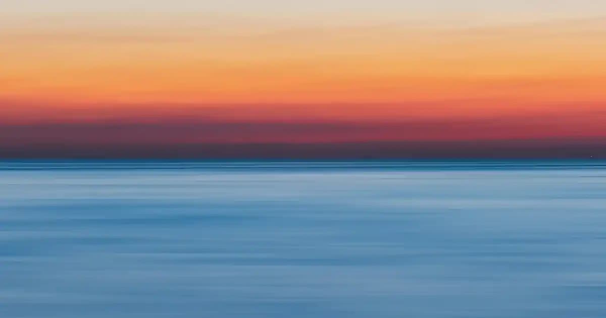 İngiliz Ev Dekorasyonunda Sunum Tepsileri: Şıklık ve Fonksiyonellik Bir Arada