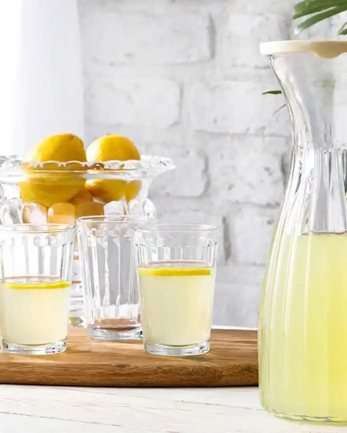 İngiliz Evlerinde 5 Parça Su Takımlarıyla Dekorasyonda Zarif ve İşlevsel Çözümler