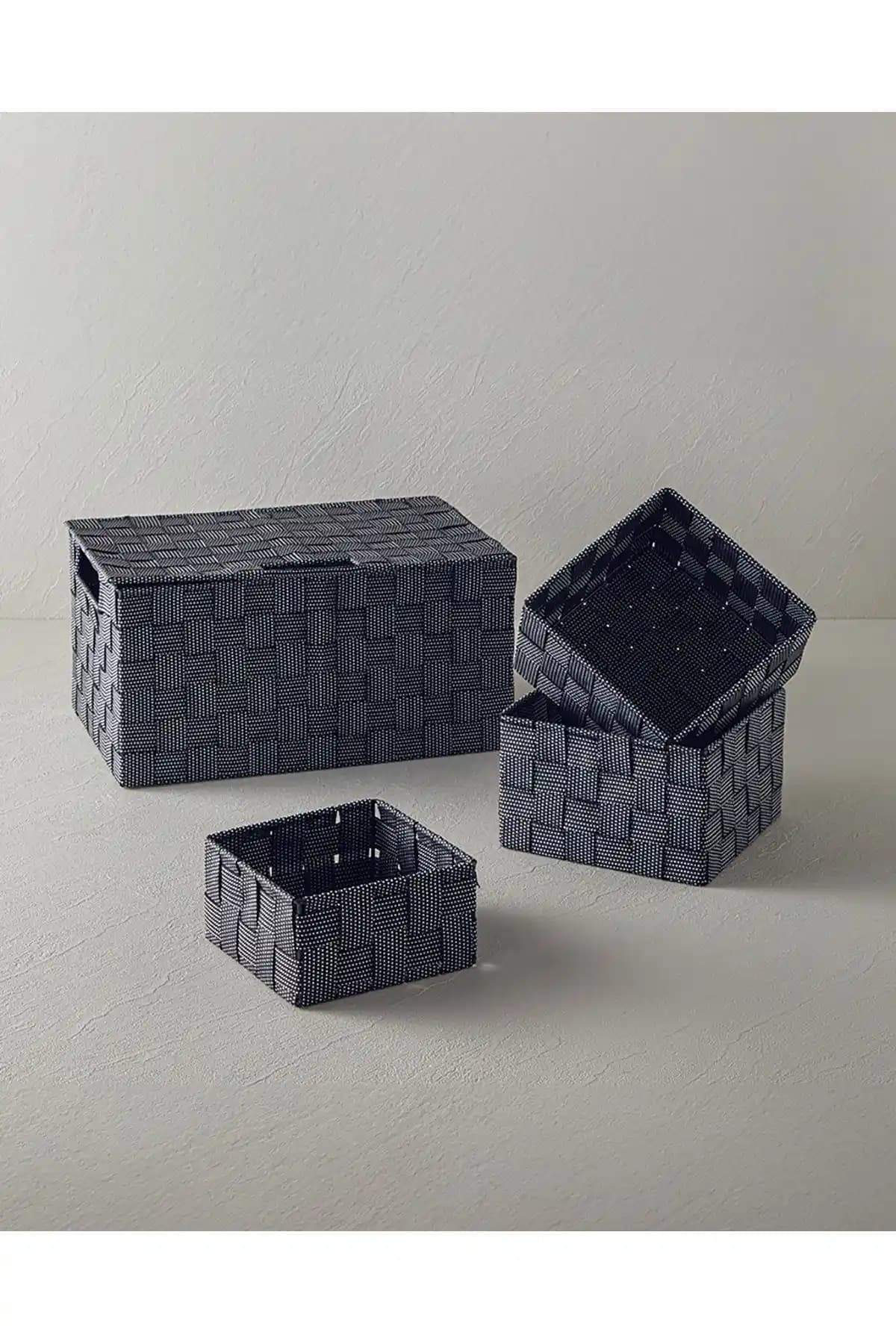 İngiliz Tarzı Dekorasyonda Fonksiyonel ve Şık Kapaklı Kutuların Kullanımı