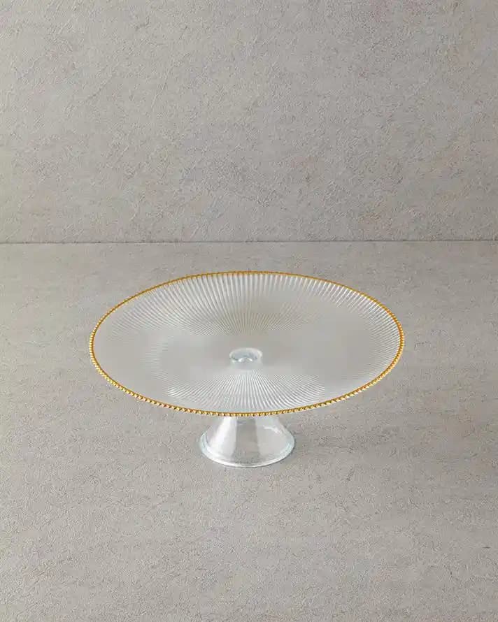 İngiliz Tarzı Ev Dekorasyonunda Kek Standlarının Estetik ve Fonksiyonel Kullanımı