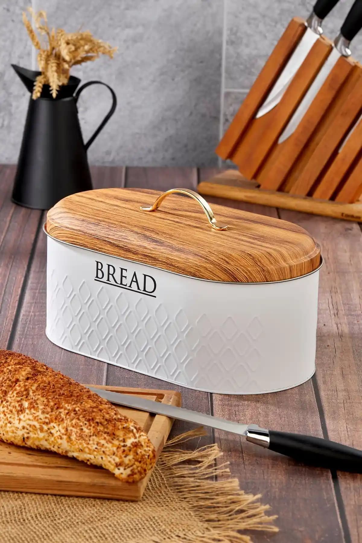 İngiliz Tarzı Ev Ekmeklikleri ile Mutfakta Şıklık ve Fonksiyonellik Sağlayın