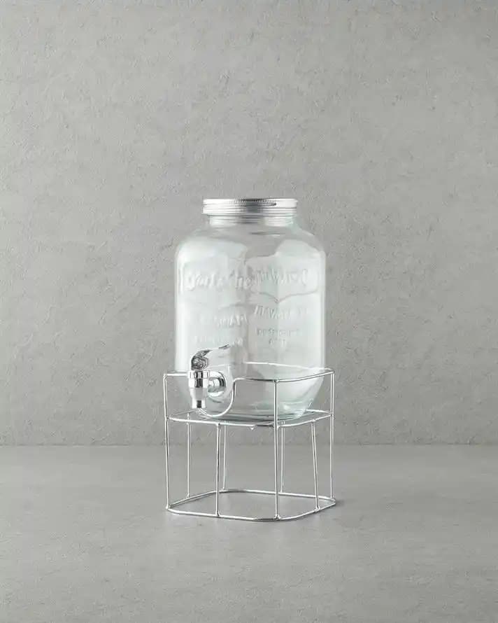 İngiliz Tarzında Cam Sebil ile Dekorasyonda Şıklık ve İşlevsellik Yöntemleri