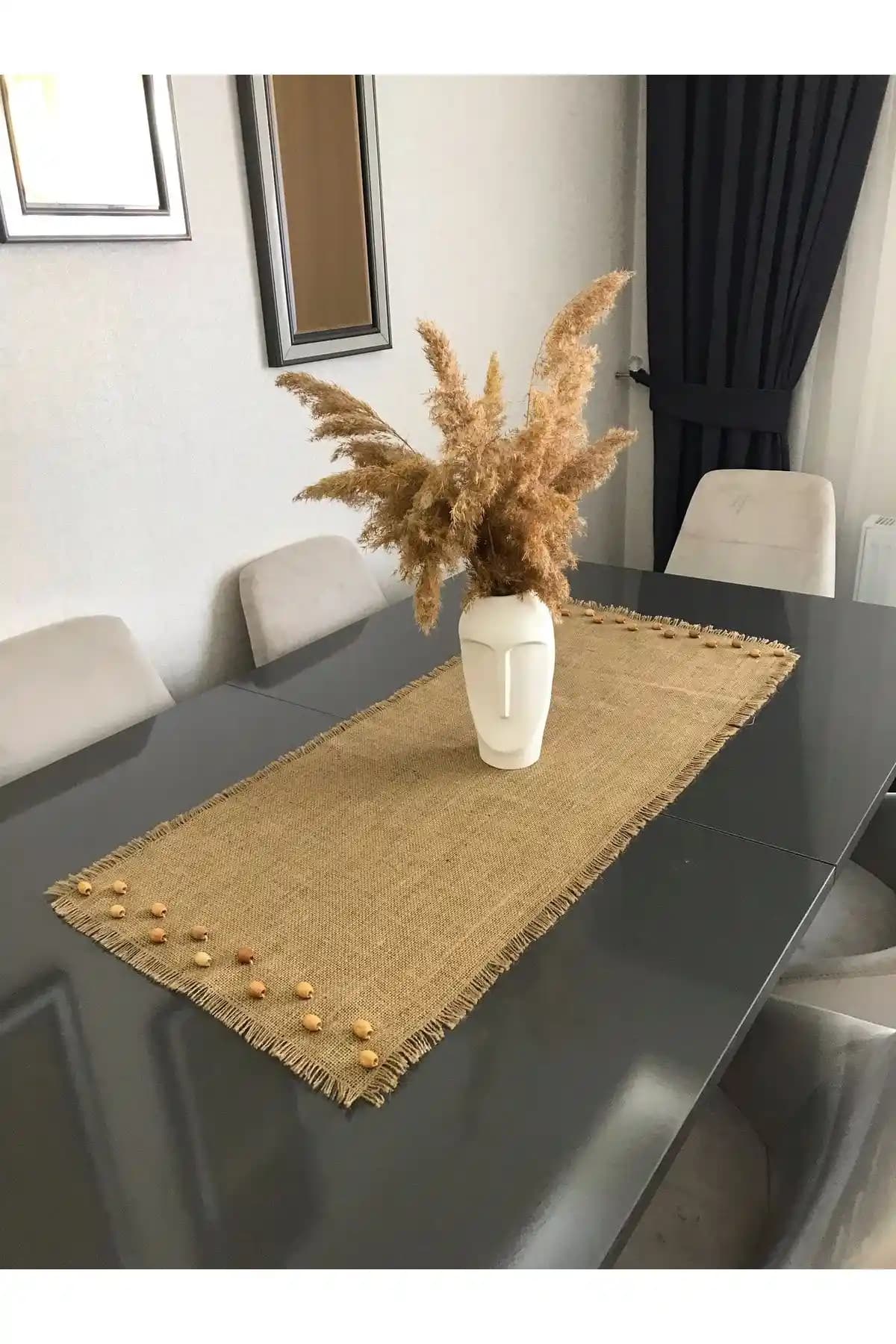 Jüt Kumaş Runner ile Doğal ve Şık Dekorasyon Fikirleri ve Kullanım Alanları