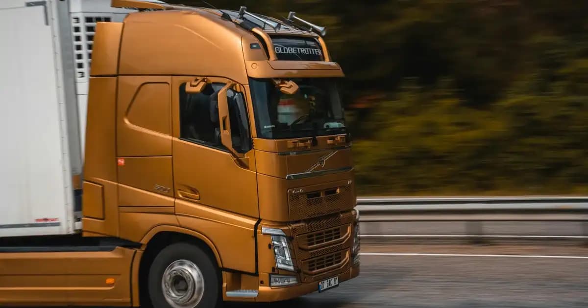 Karaca Biogranit Blue Stone 9 Parça Tencere Seti ile Modern ve Şık Mutfak Dekorasyonu