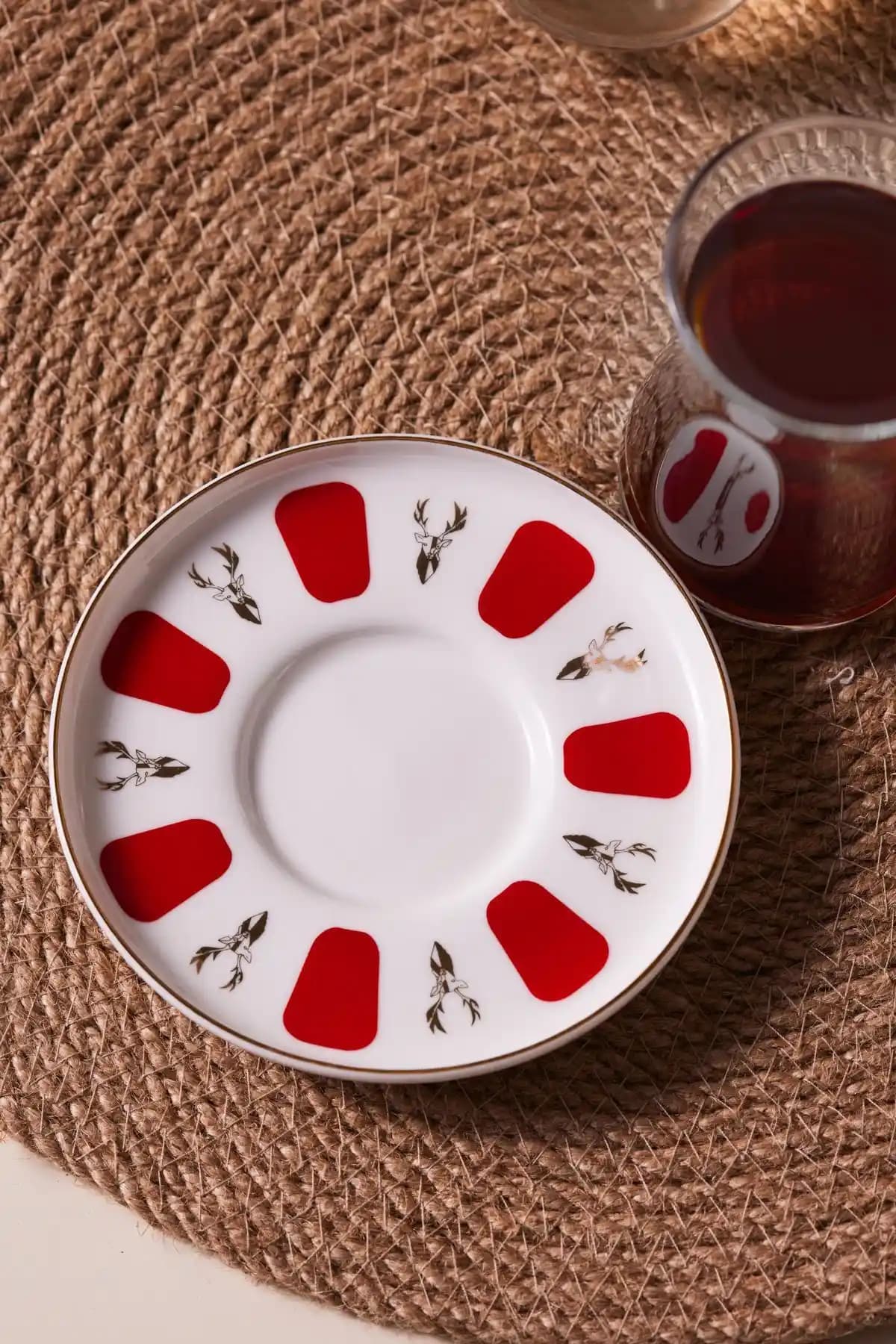 Karaca Çay Tabağı Koleksiyonu ile Şık ve Estetik Sofralar Yaratın