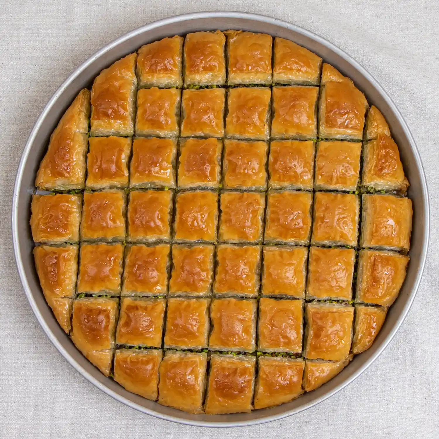 Kare Baklava Tepsisi ile Dekorasyon ve Sunumda Fark Yaratmanın Yolları