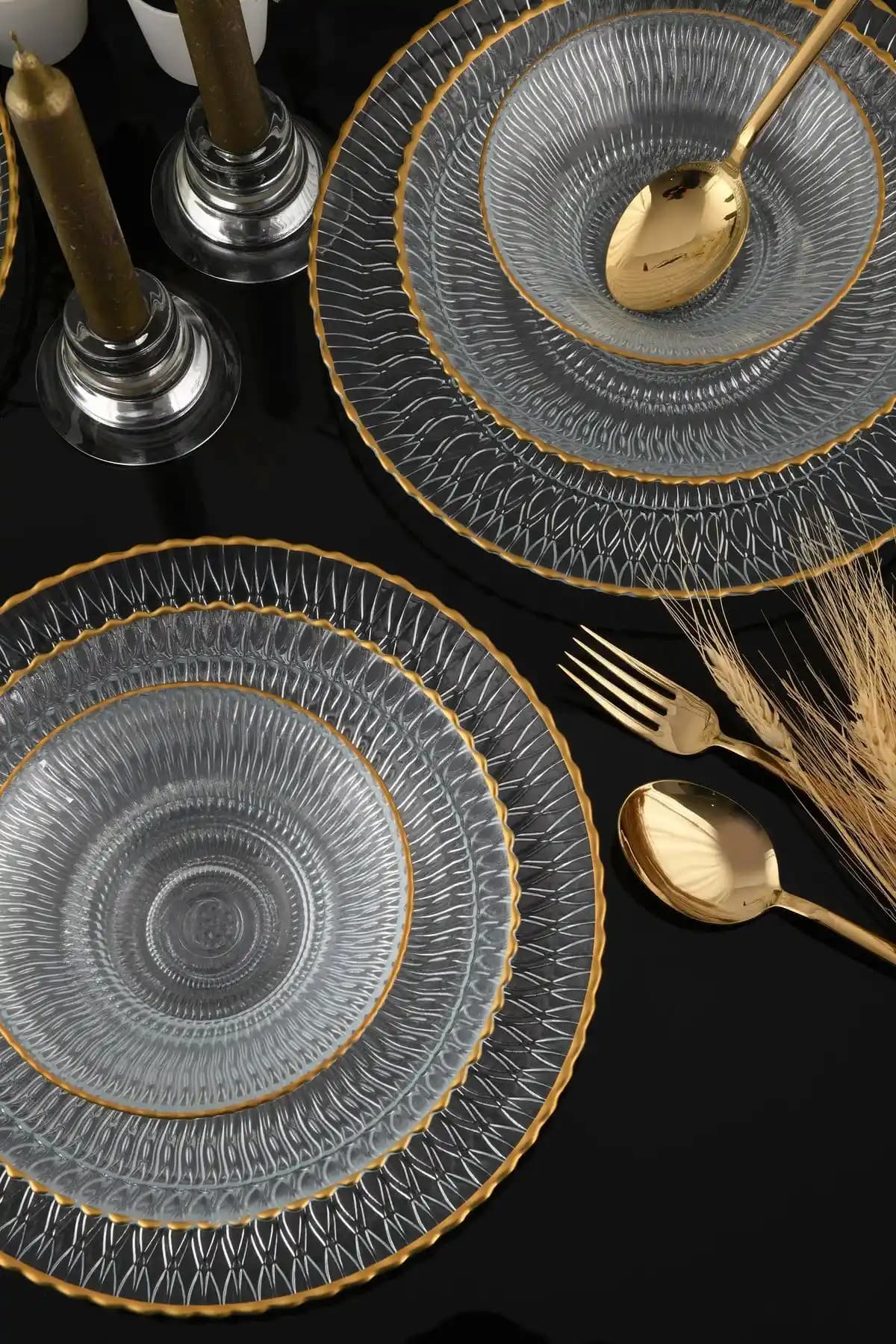 Kenarı Yalızlı Yemek Takımıyla Sofralarınıza Zarafet Katın ve Şıklığı Yakalayın