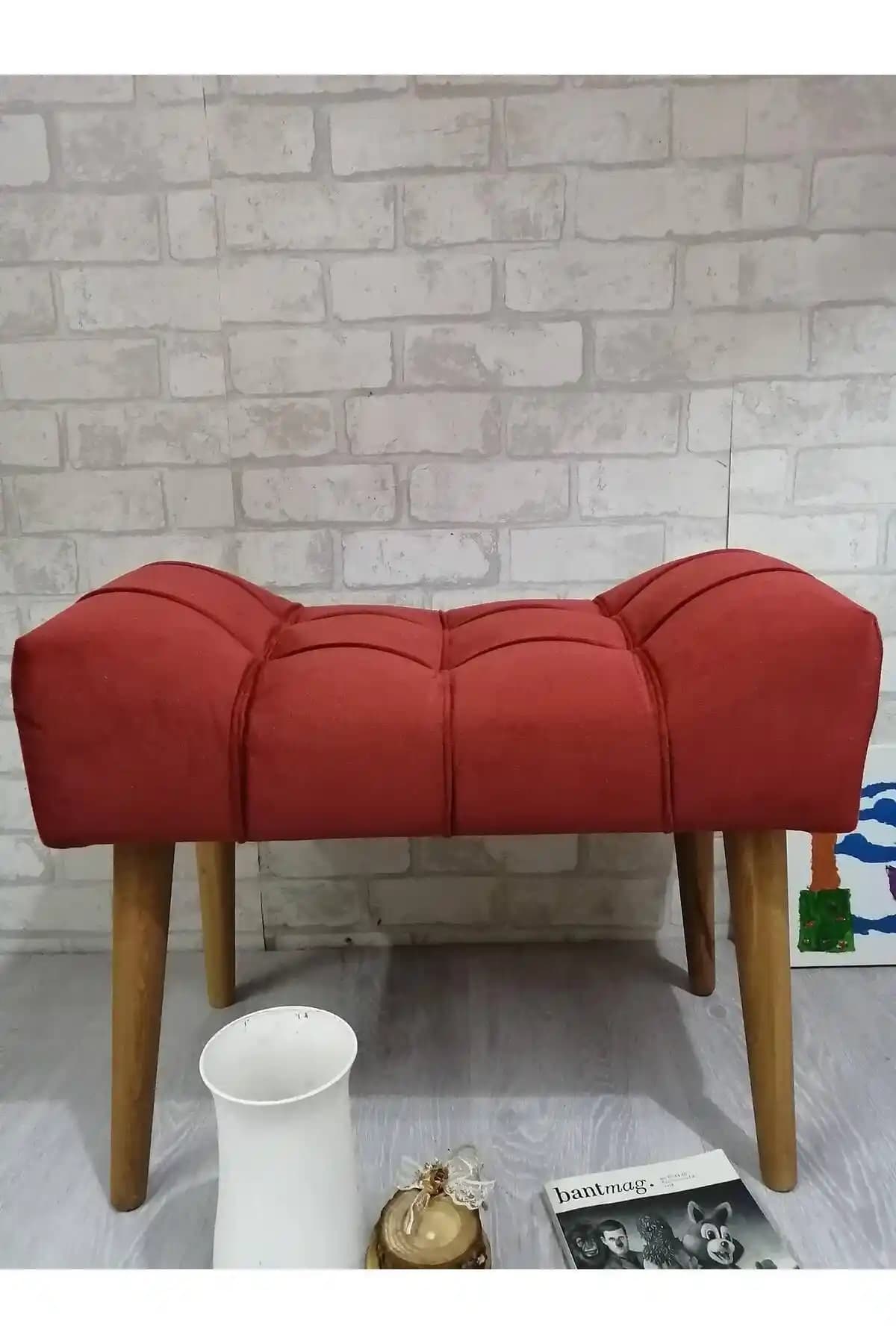 Kiremit Rengi Puf ile Dekorasyonda Sıcak ve Şık Atmosferler Yaratma Rehberi