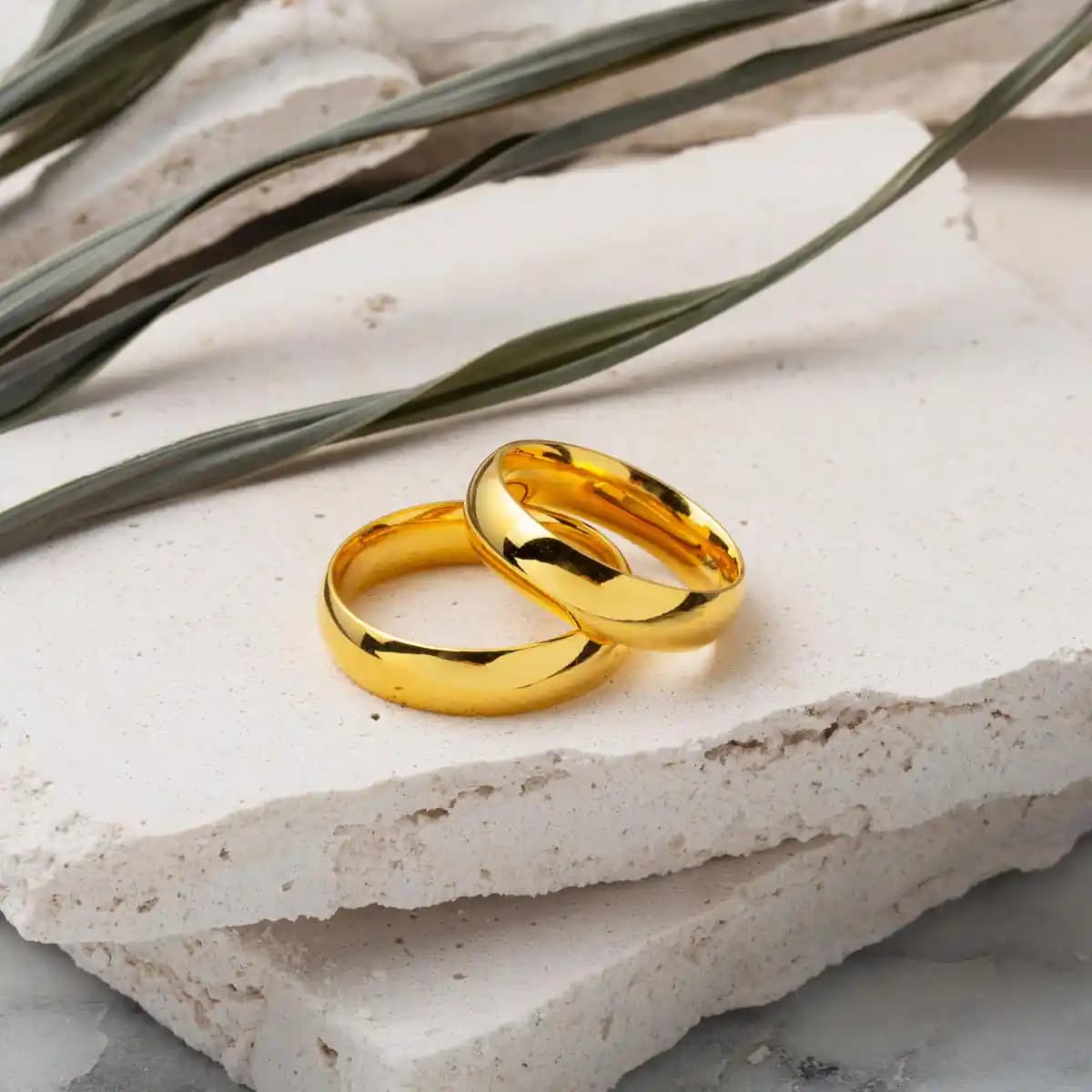 Klasik 22 Ayar Alyanslar ile Dekorasyonda Zarafet ve Şıklık Nasıl Yaratılır