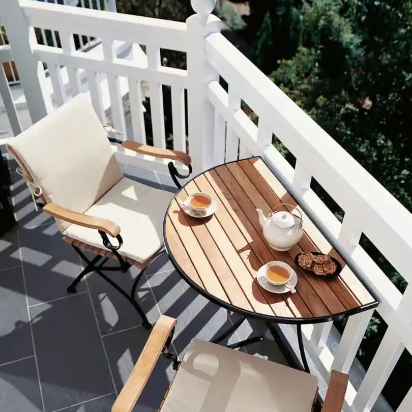 Küçük Balkonlar İçin Fonksiyonel ve Şık Masa Modelleri Dekorasyon Tavsiyeleri