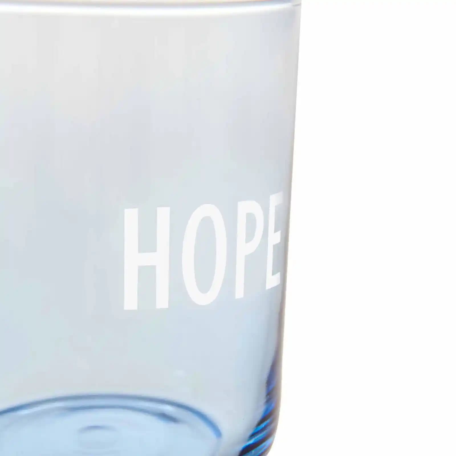 Umut Temalı Hope Bardakları ile Dekorasyonunuza Anlam Katın