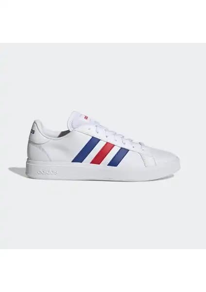 Adidas Grand Court TD ve Hoops 3.0 Low Ayakkabı Modellerinin Karşılaştırması 1