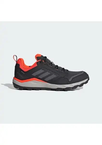 Adidas Tracerocker Serisi Karşılaştırması: Su Geçirmezlik ve Konfor Özellikleri 2