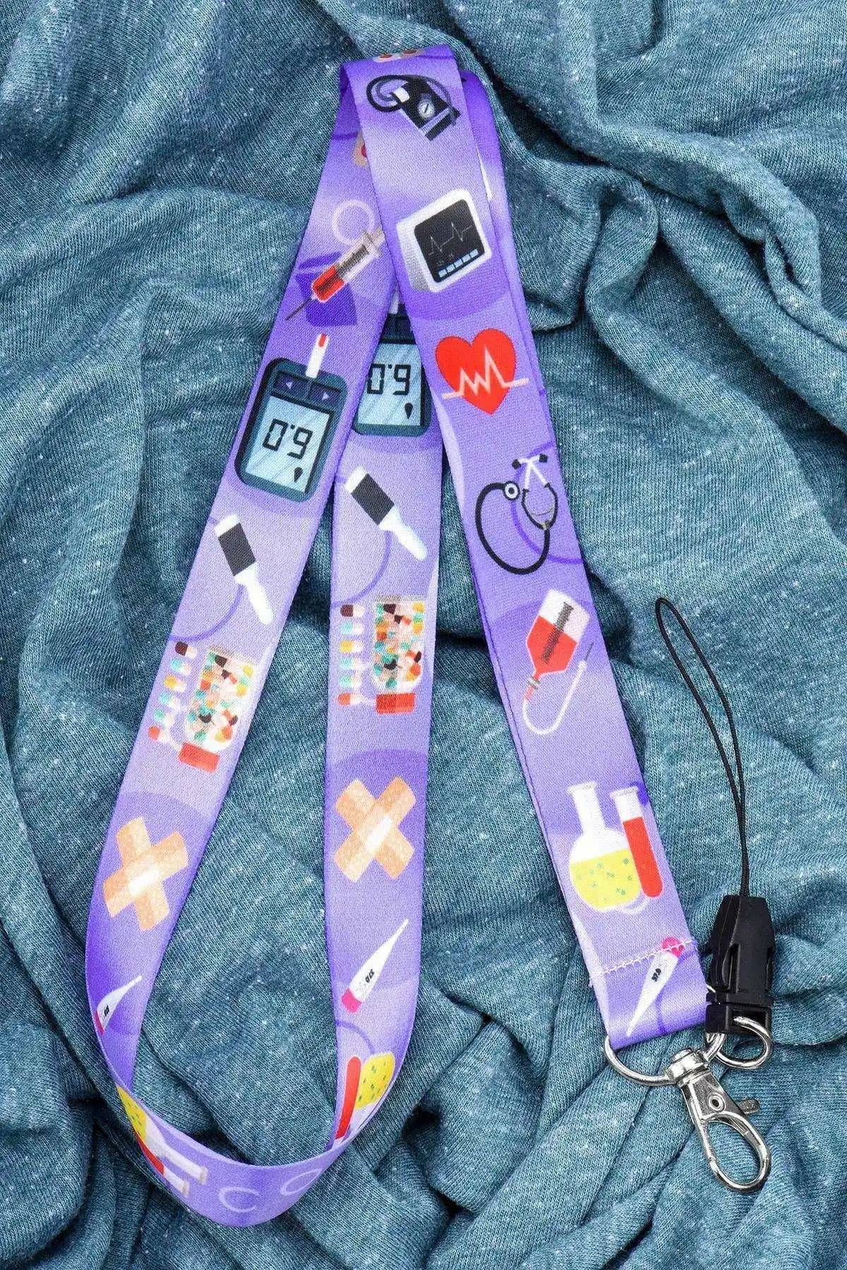 Apptakı Yaka Kartı Askısı: Sağlık ve İş Dünyası İçin Dayanıklı ve Şık Tasarım