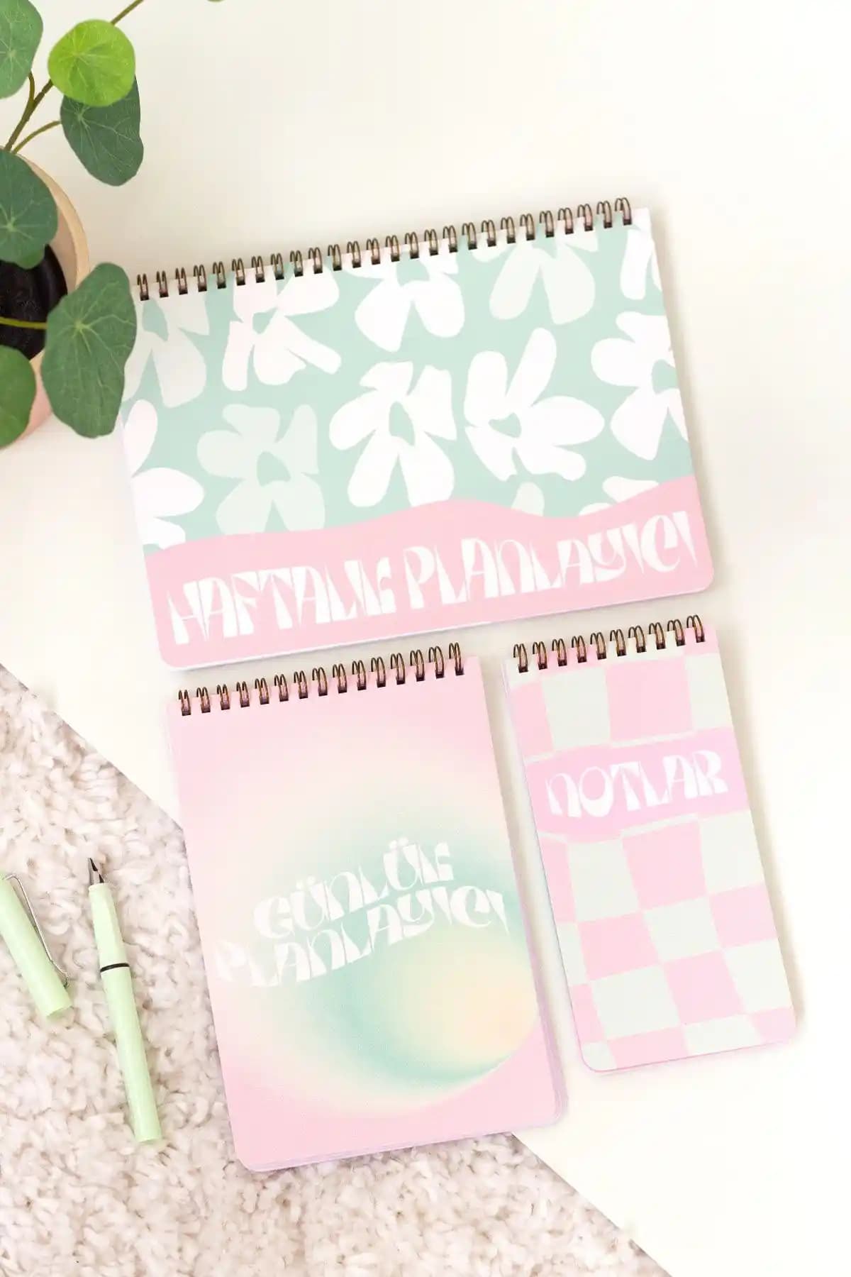 Matt Notebook 3’lü Spiralli Masaüstü Planlayıcı Seti Günlük ve Haftalık Planlama İçin Modern Tasarım