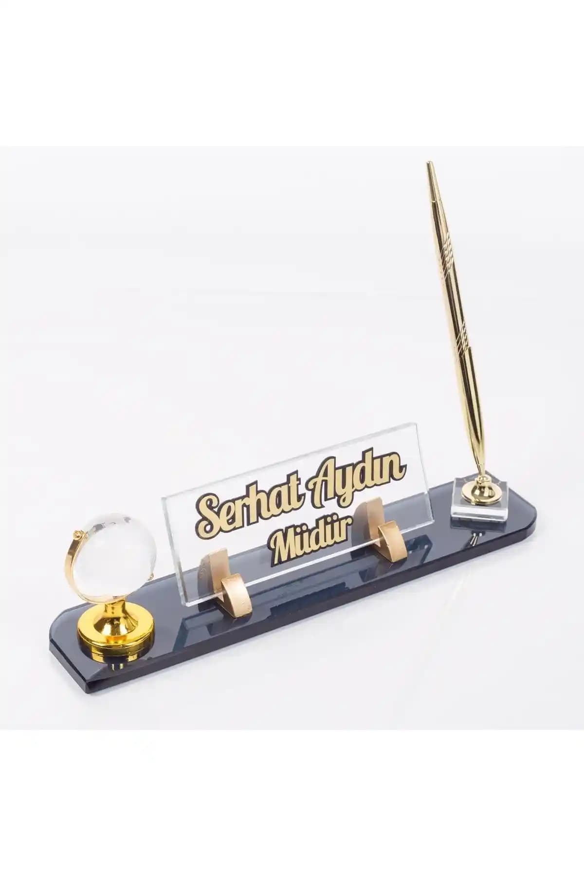 Ofistike Dünya Aksesuarlı Masa İsimliği: Şık ve Dayanıklı Ofis Masa Dekoru