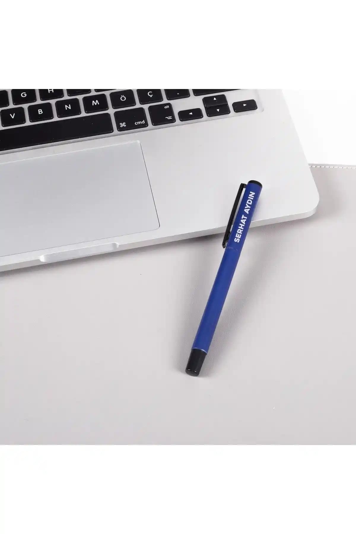 Ofistike Kişiye ve İsme Özel Lacivert Tükenmez Kalem Şıklık ve İşlevselliğin Buluşması