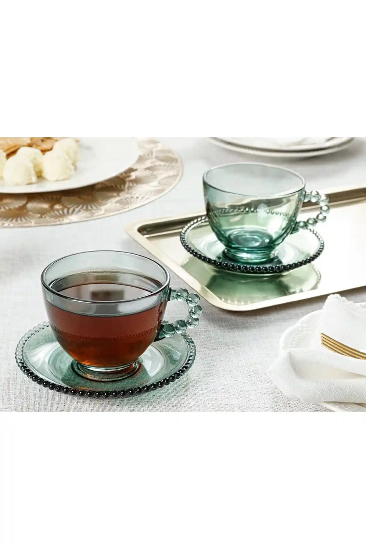 Cam Fincan Takımları ile Dekorasyonda Şıklık ve İşlevsellik Sağlayan Tasarımlar