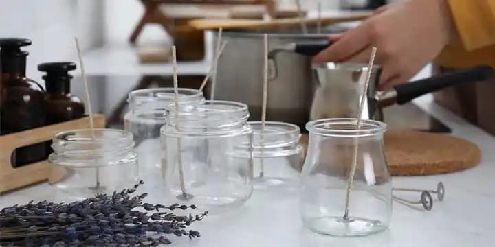 Dekorasyon İçin Parafin Mum Yapımı Rehberi: Adım Adım Kendi Mumunuzu Yaratın