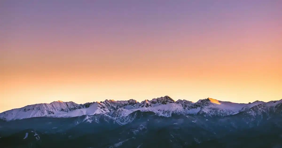 Dekorasyonda Saat Seçimi ve Mekâna Katkıları: Stil ve Fonksiyonellik Rehberi