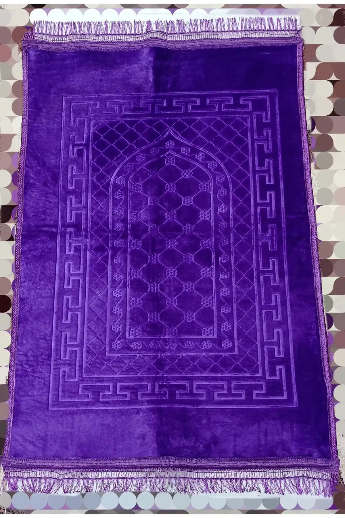 Dekorasyonda Zarif Dokunuş: Seccade ve Mekânın Estetiği Konusunda Kapsamlı Rehber