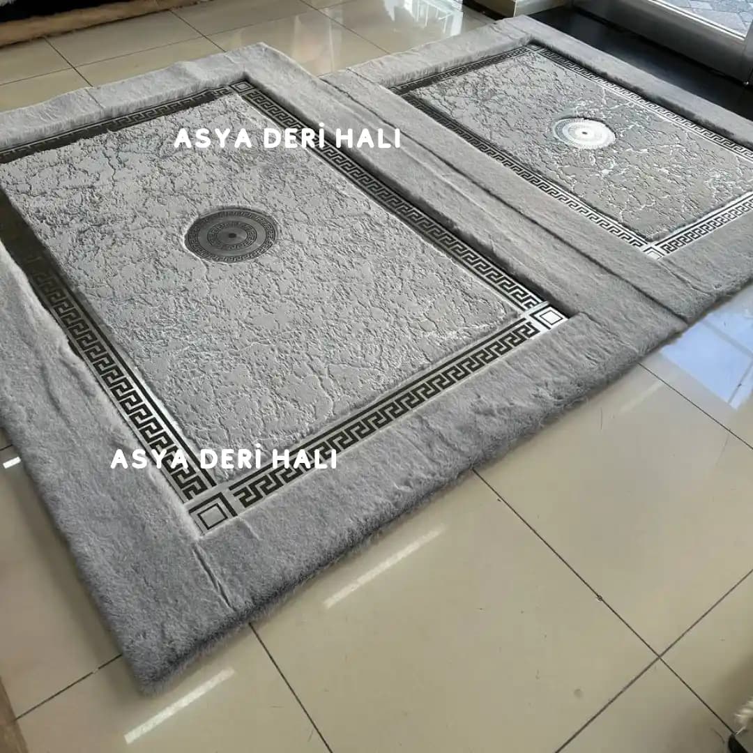 Gri Peluş Halılar ile Modern ve Konforlu Dekorasyon Çözümleri
