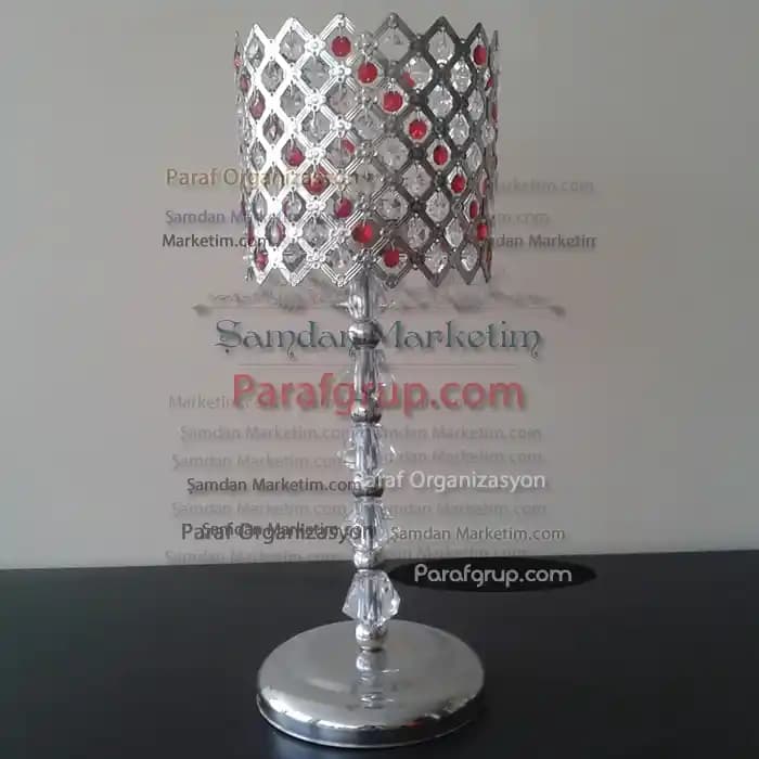 Kristal Taşlı Şamdan Modelleriyle Dekorasyonda Zarafet ve Şıklık Sağlayın