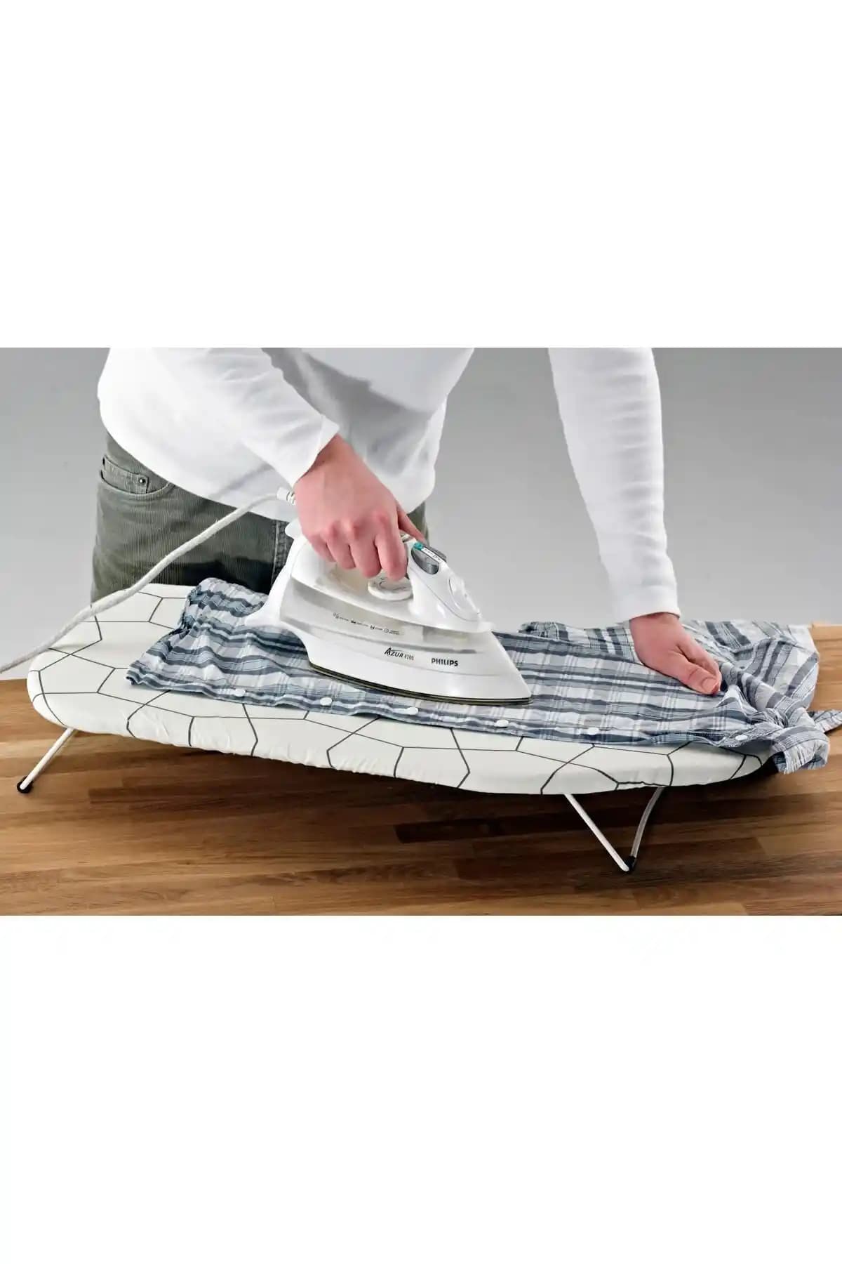 Küçük Ütü Masası Seçenekleri ve Dekorasyonda Pratik Çözümler