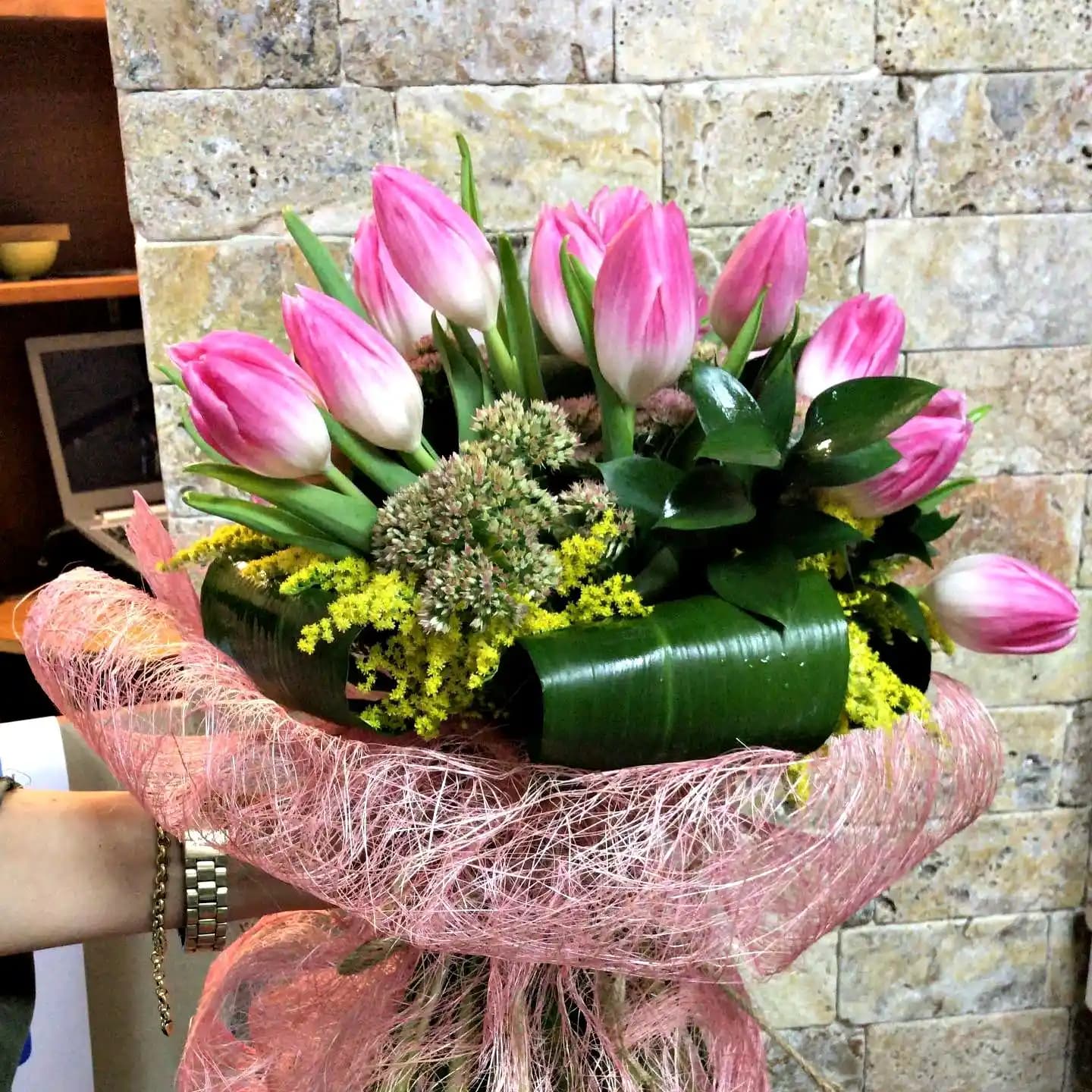 Lotus Çiçeği Buketleri ile Mekânlara Zarafet ve Derin Anlam Katmanın Yolları