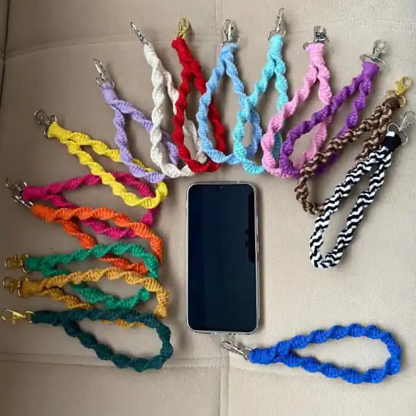 Makrome Telefon Askısı Dekorasyonda Hem Şıklık Hem İşlevsellik Sağlayan Modern Tasarımlar