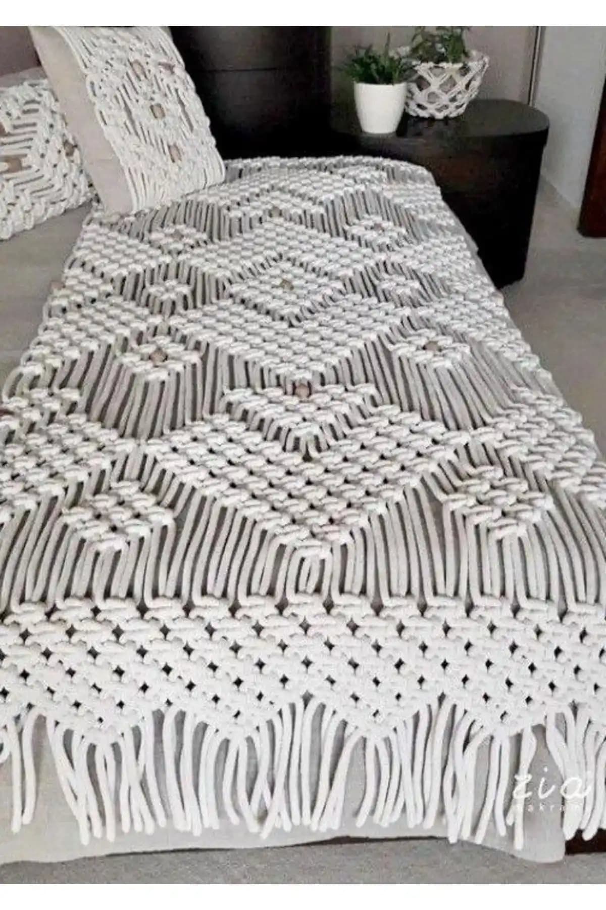 Makrome Yatak Örtüsü ile Ev Dekorasyonunda Sıcaklık ve Şıklık Yaratın