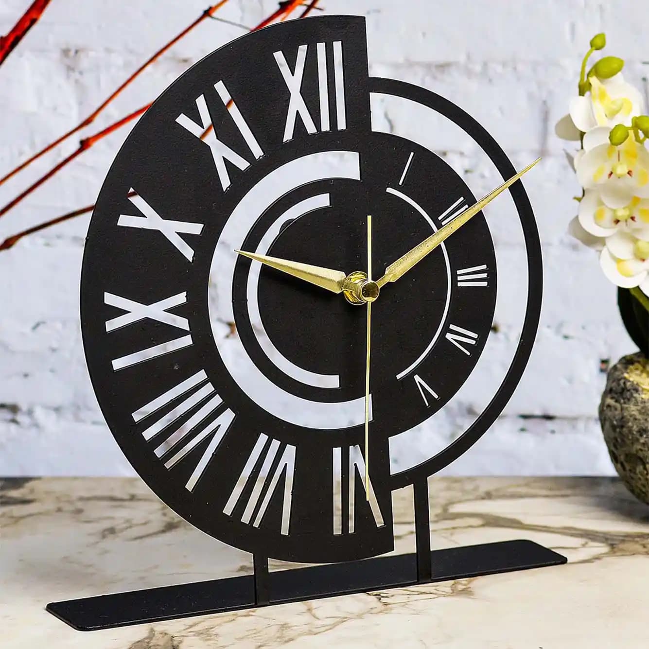 Masa Saati Dekoratif: Mekânınıza Estetik ve Fonksiyonellik Katmanın Yolları