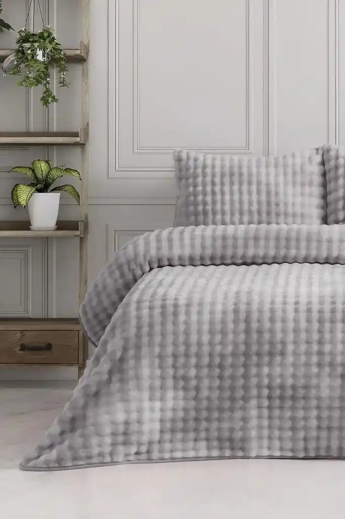 Merinos Çift Kişilik Battaniyelerle Dekorasyonda Konfor ve Estetiğin Buluşması