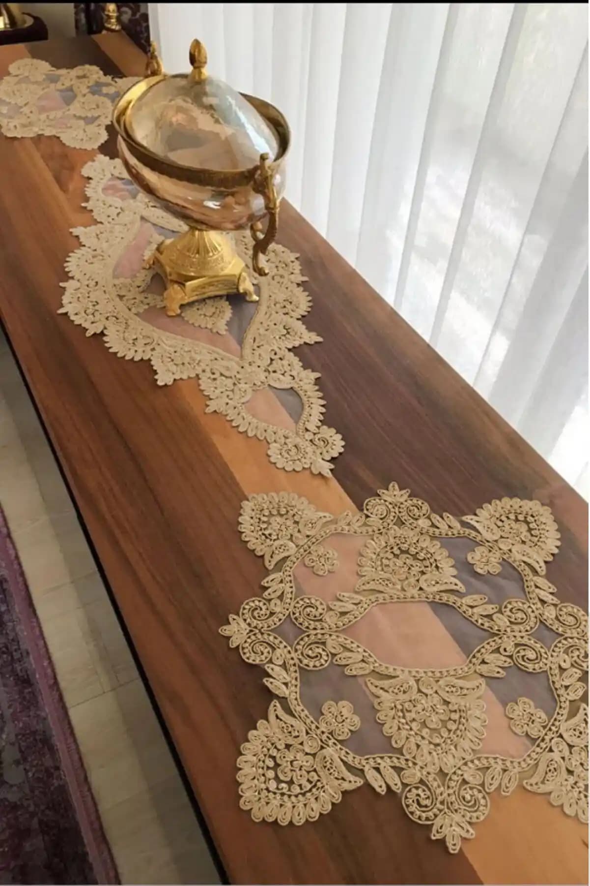 Modern Sehpa Örtüsü Modelleri ile Dekorasyonda Şıklık ve Fonksiyonellik