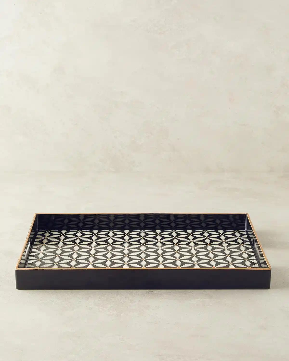 Modern Tepsi ile Dekorasyonunuzu Güncelleyin ve Fonksiyonelliği Artırın