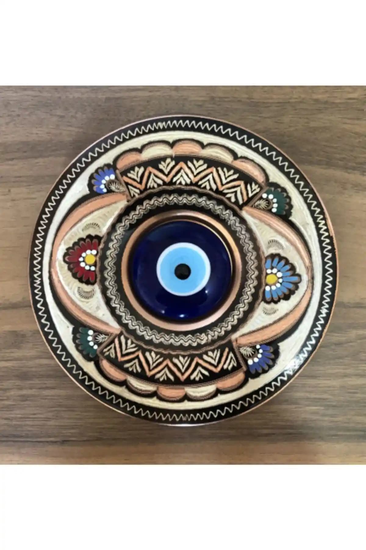 Nazar Boncuklu Tabaklar ile Dekorasyonda Güzel ve Anlamlı Dokunuşlar