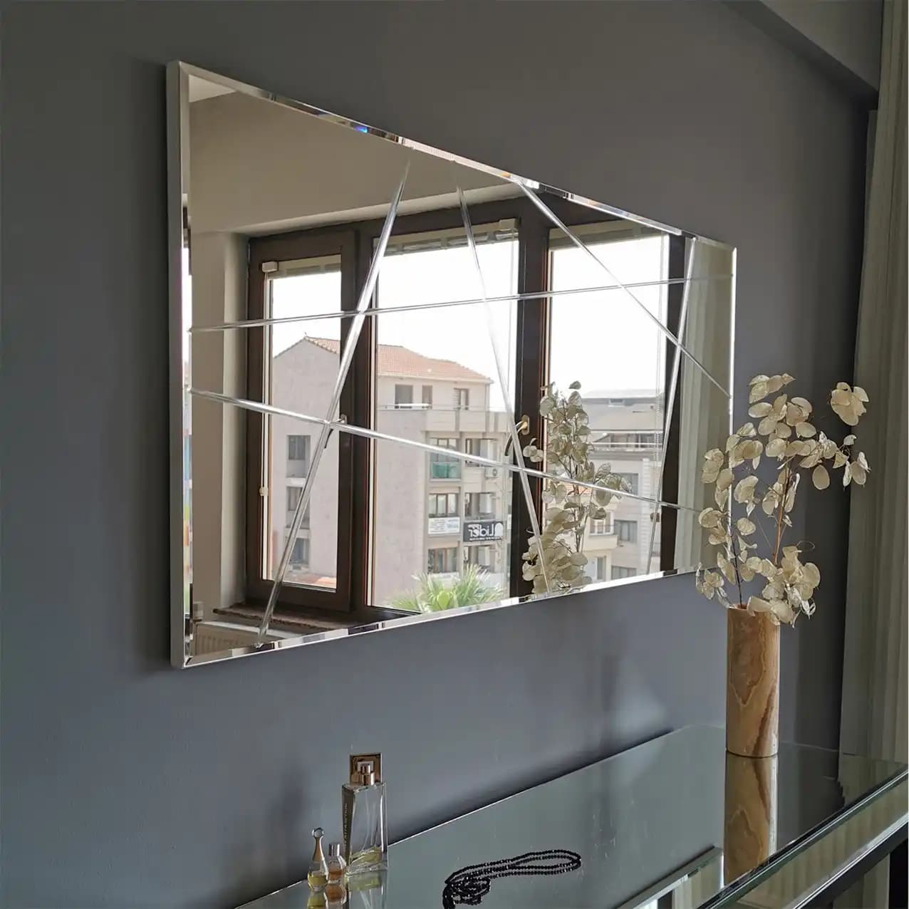 NeoStill Aynalar ile Modern ve Sürdürülebilir Dekorasyon Çözümleri 75-90 Karakter