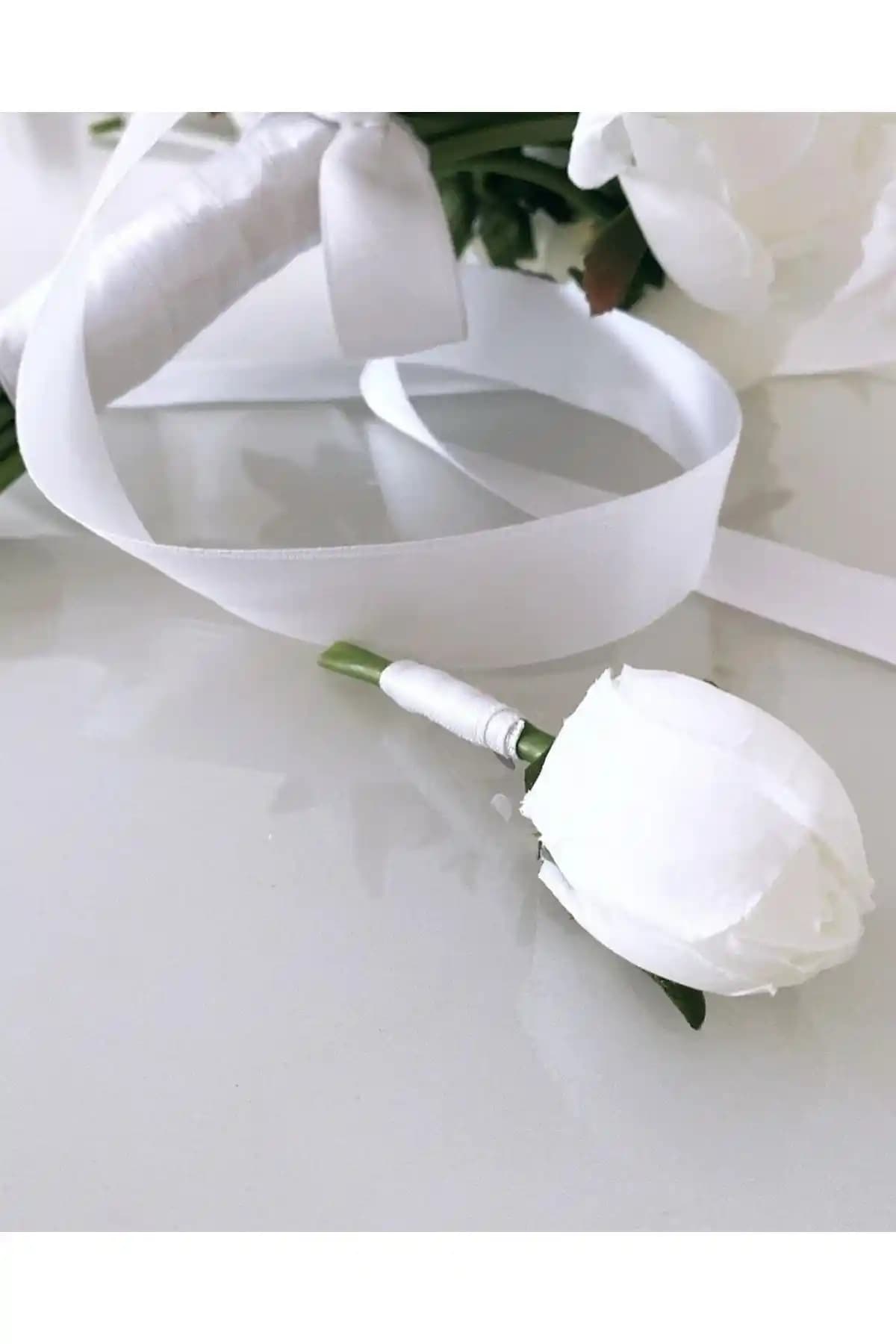 Nikah Çiçeği Dekorasyonunda Geleneksel ve Modern Trendlerin Uyumuyla Zarif Seçenekler