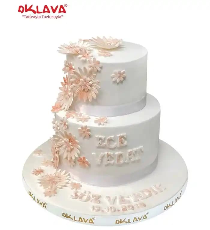 Nişan Pastası Modelleri ve Dekorasyon Uyumuyla Şık ve Anlamlı Seçenekler