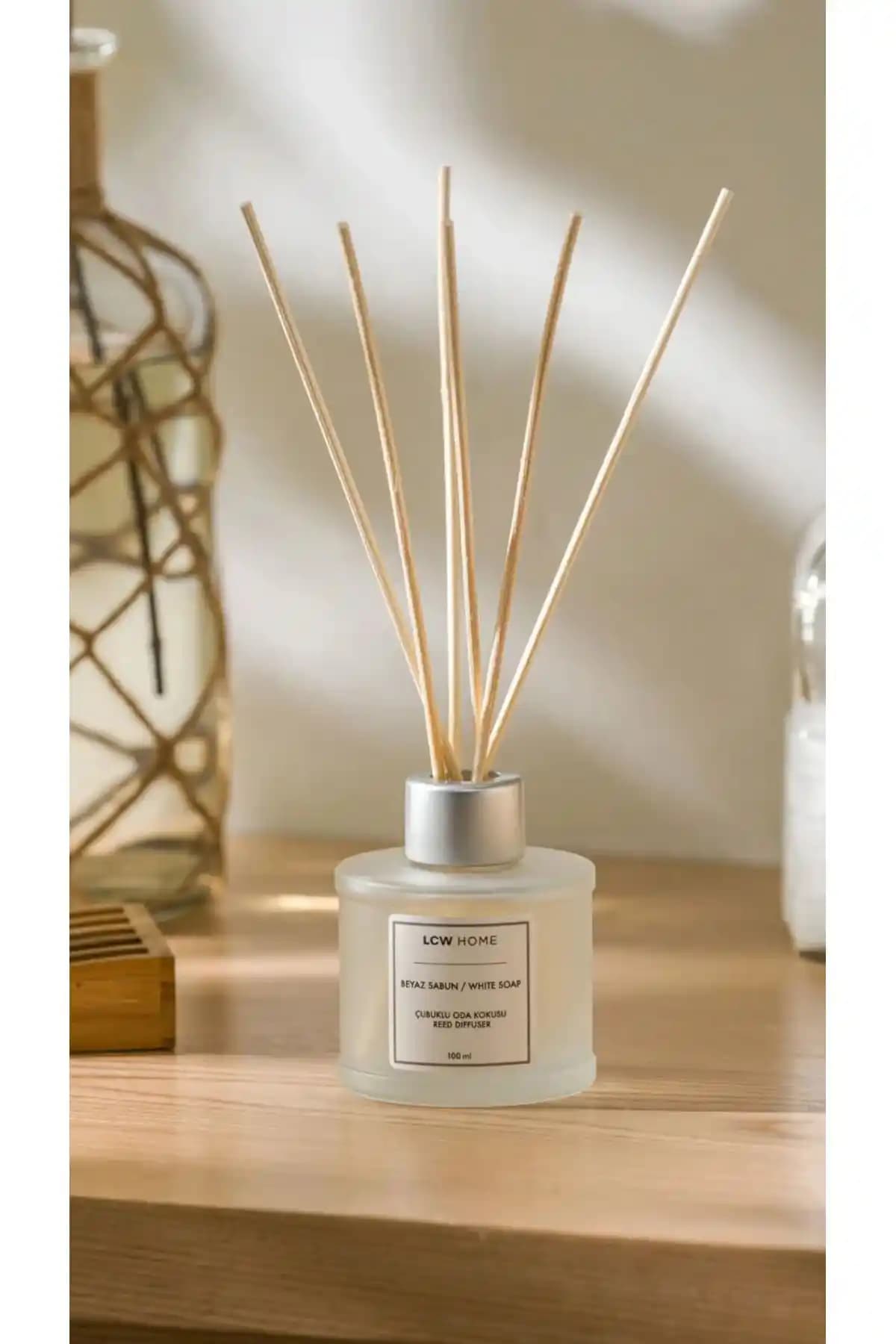 Oda Kokusu Seçimi ve Dekorasyonda Kullanımıyla Mekânlarınızı Yenileyin