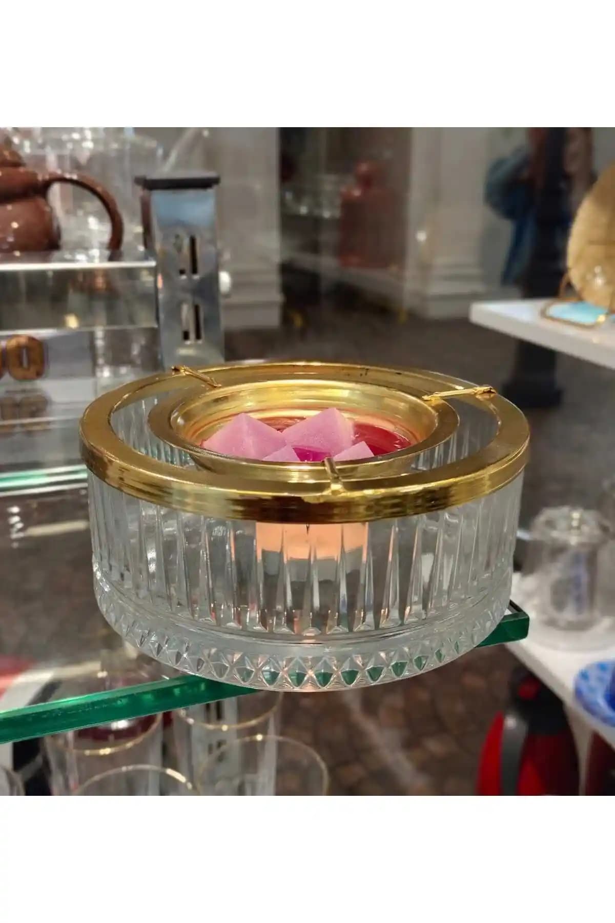 Pasabahçe Buhurdanlık: Şık ve İşlevsel Cam Dekorasyon Ürünleri Hakkında Bilgi