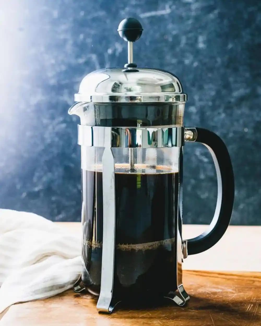 Paslanmaz Çelik French Press ile Modern Dekorasyonda Şıklık ve Fonksiyonellik