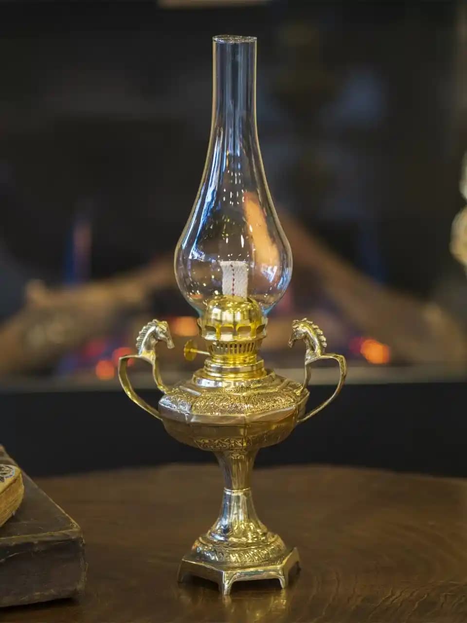 Pirinç Gaz Lambası ile Dekorasyonda Nostaljik ve Şık Detaylar Yaratın