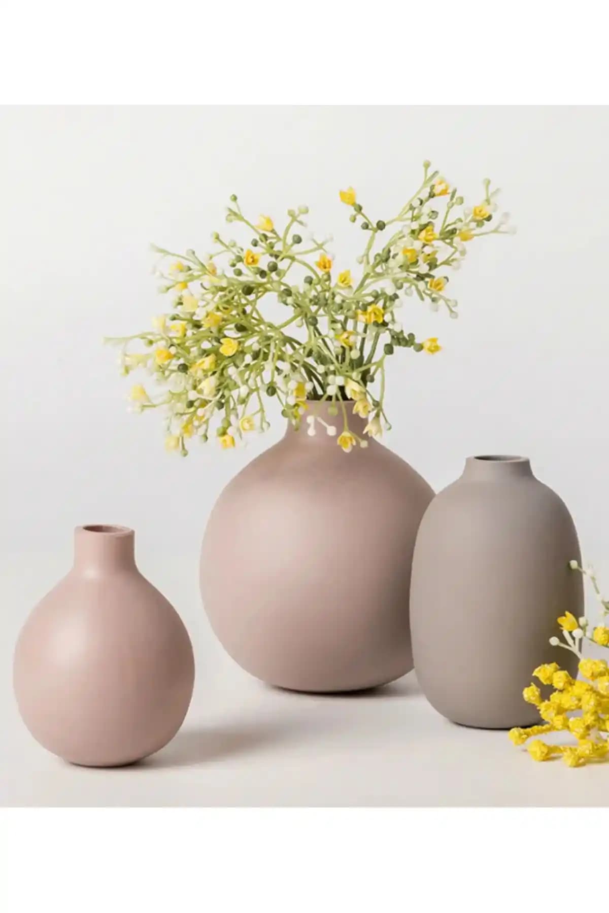 Plastik Büyük Vazo Dekorasyon Trendleri ve Modern Mekânlara Uygun Kullanım İpuçları