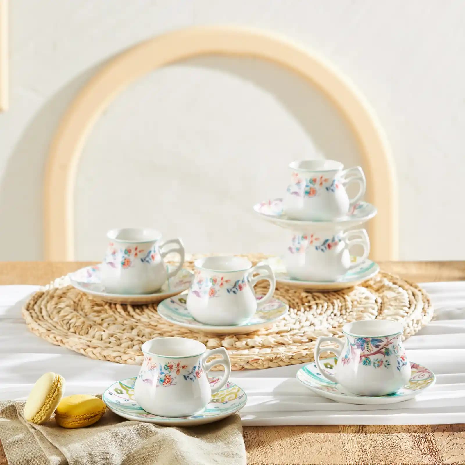 Porselen Kahve Fincan Takımlarıyla Dekorasyonda Zarafetin Anahtarı