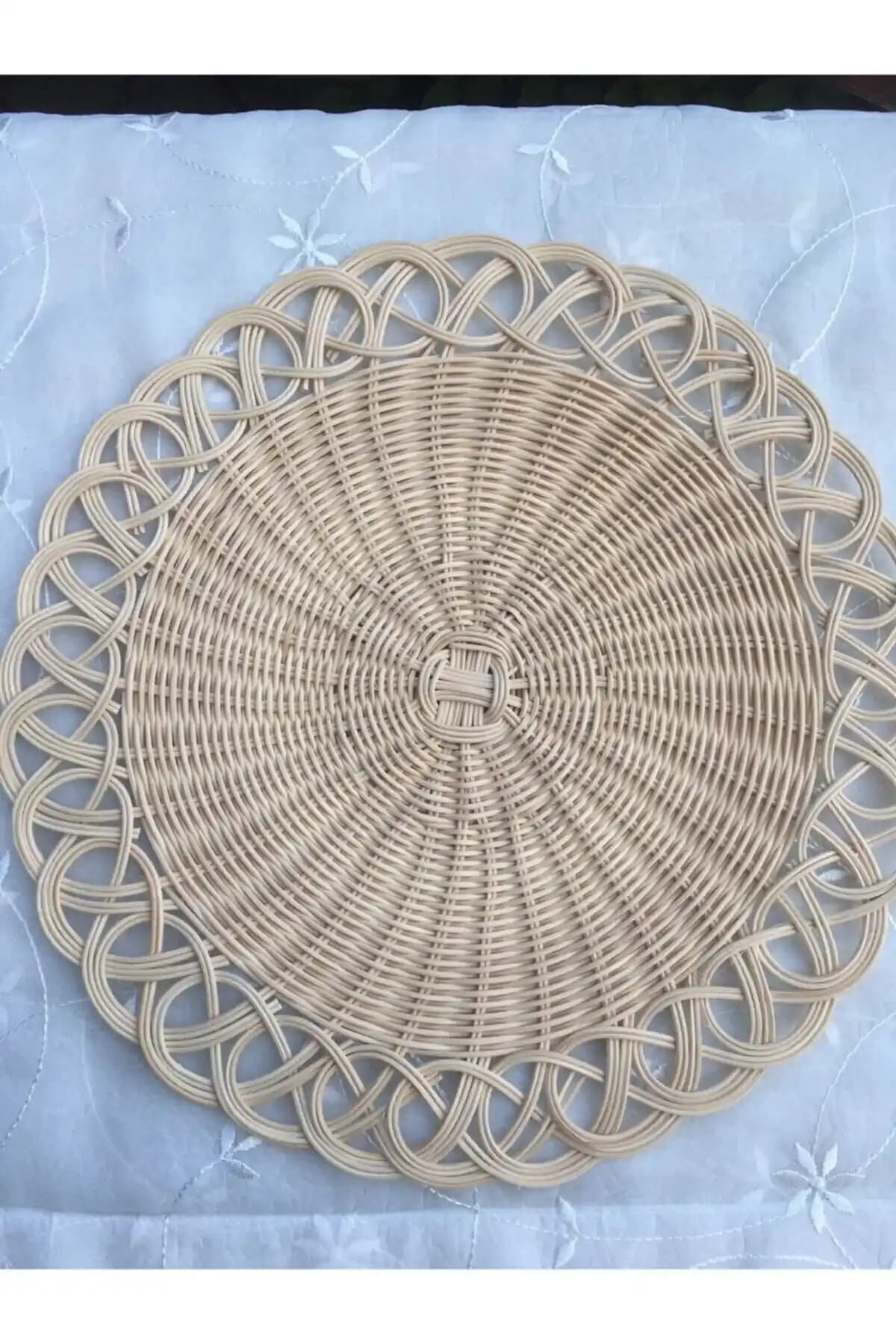 Rattan Supla: Doğal ve Şık Dekoratif Altlıklar ile Sofralarınızı Güzelleştirin